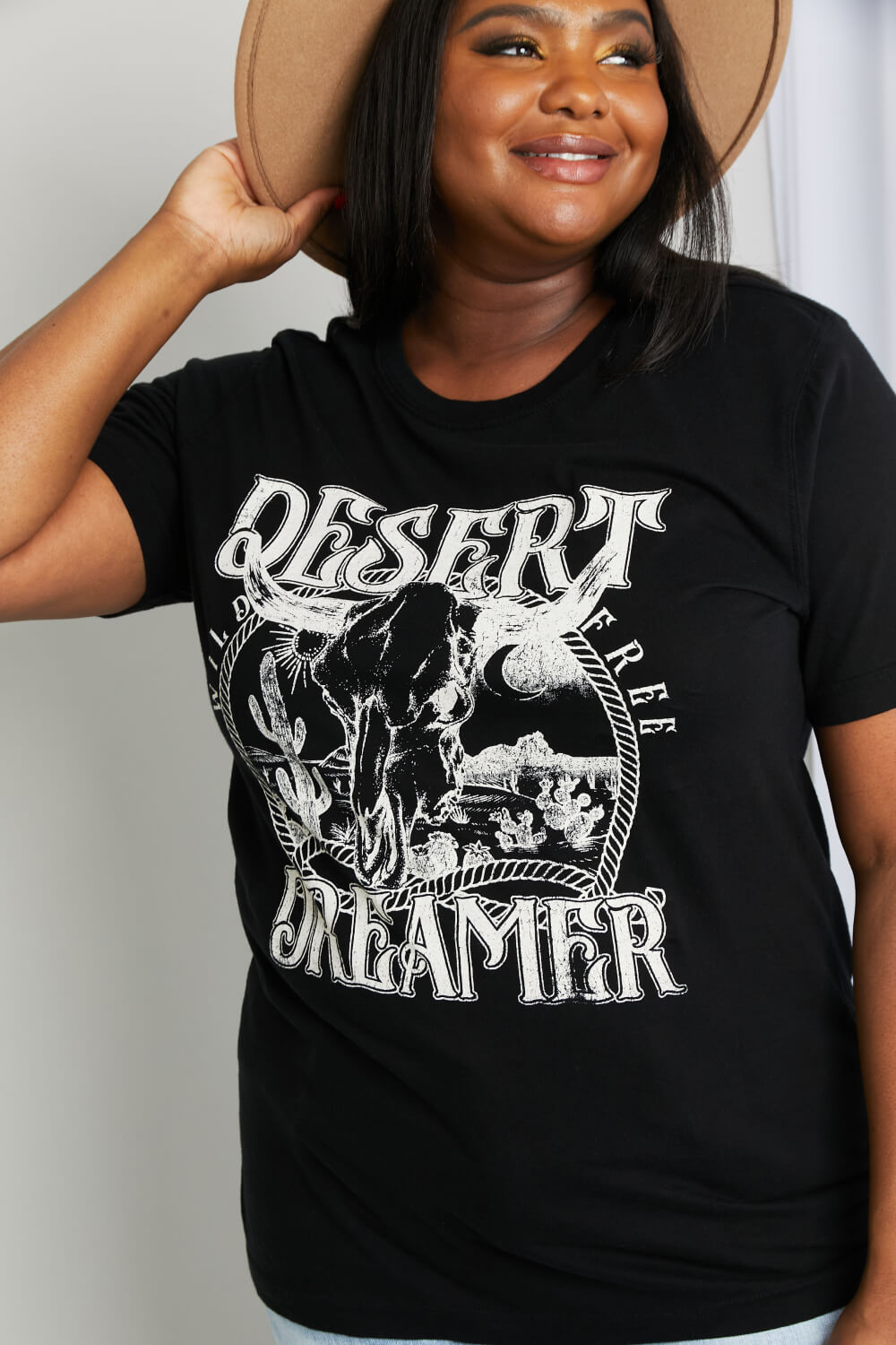 Full Size DESERT DREAMER Graphic Tee
