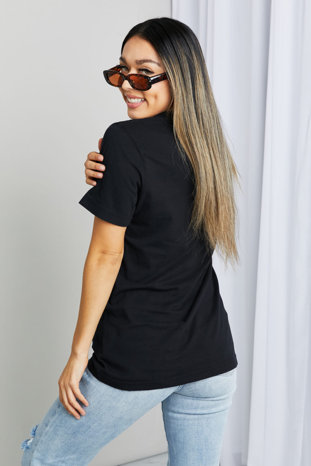 Full Size DESERT DREAMER Graphic Tee